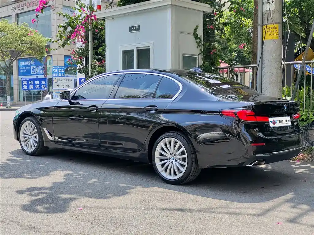 BMW 5 Series 2023 530Li Premium Luxury Package фото 4