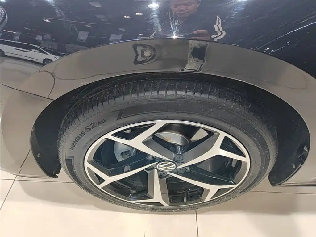 Volkswagen Passat 2023 330TSI Starlight Elite Edition фото 23