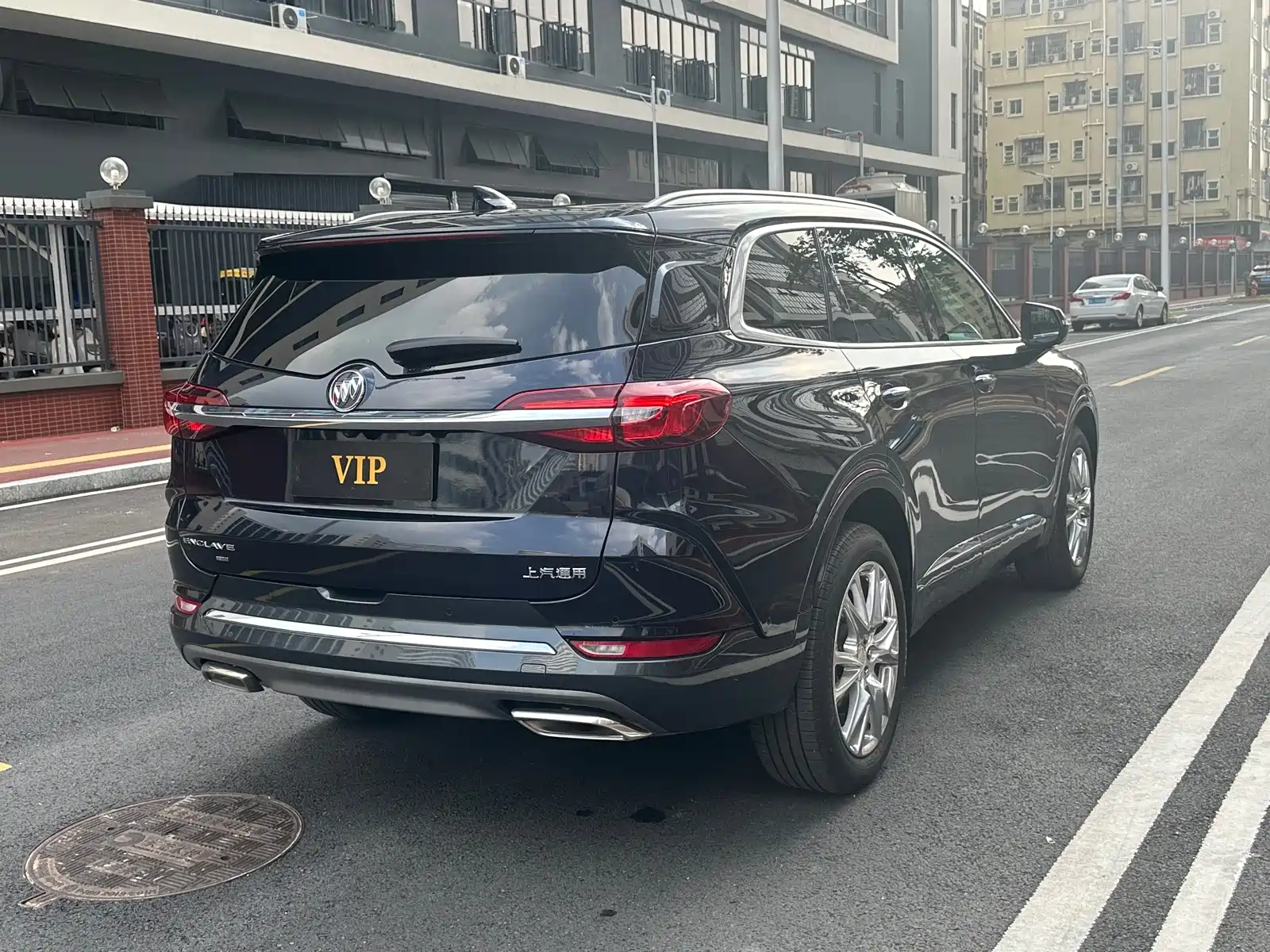 Photo 6 - Buick Enclave