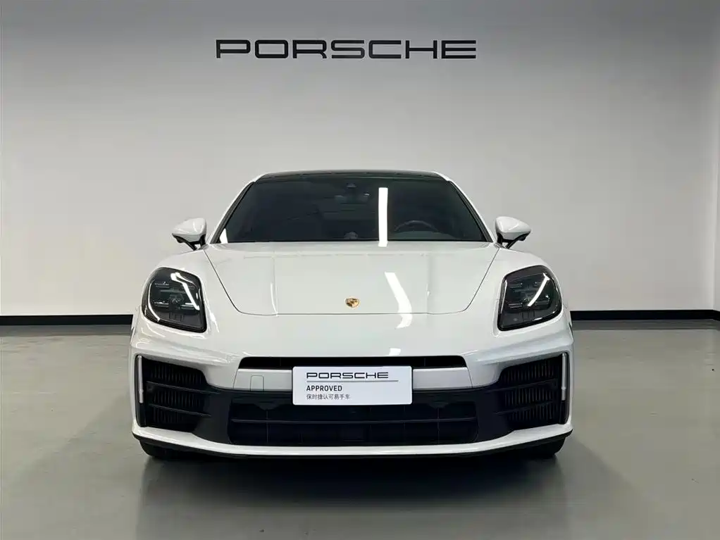 صورة 2 - Porsche Panamera