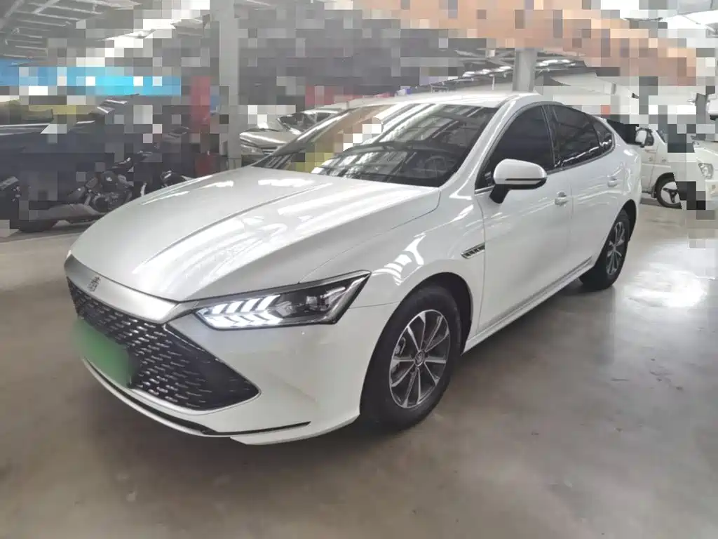 Фото 2 - BYD Qin PLUS