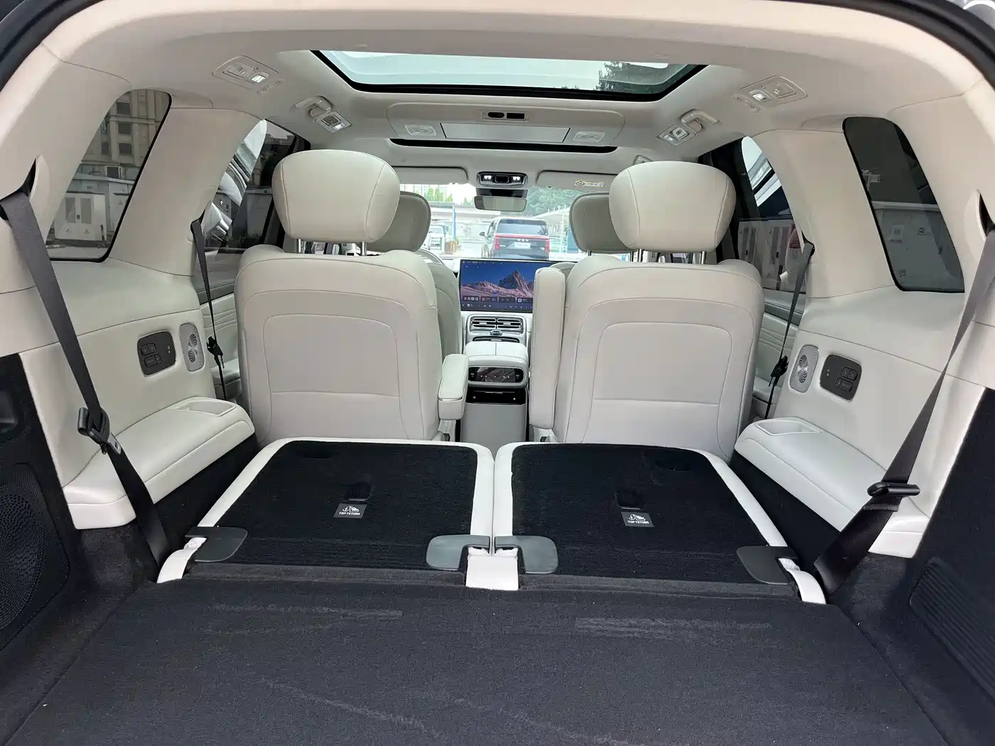Geely Galaxy Galaxy M9 2025 2025 Base Model