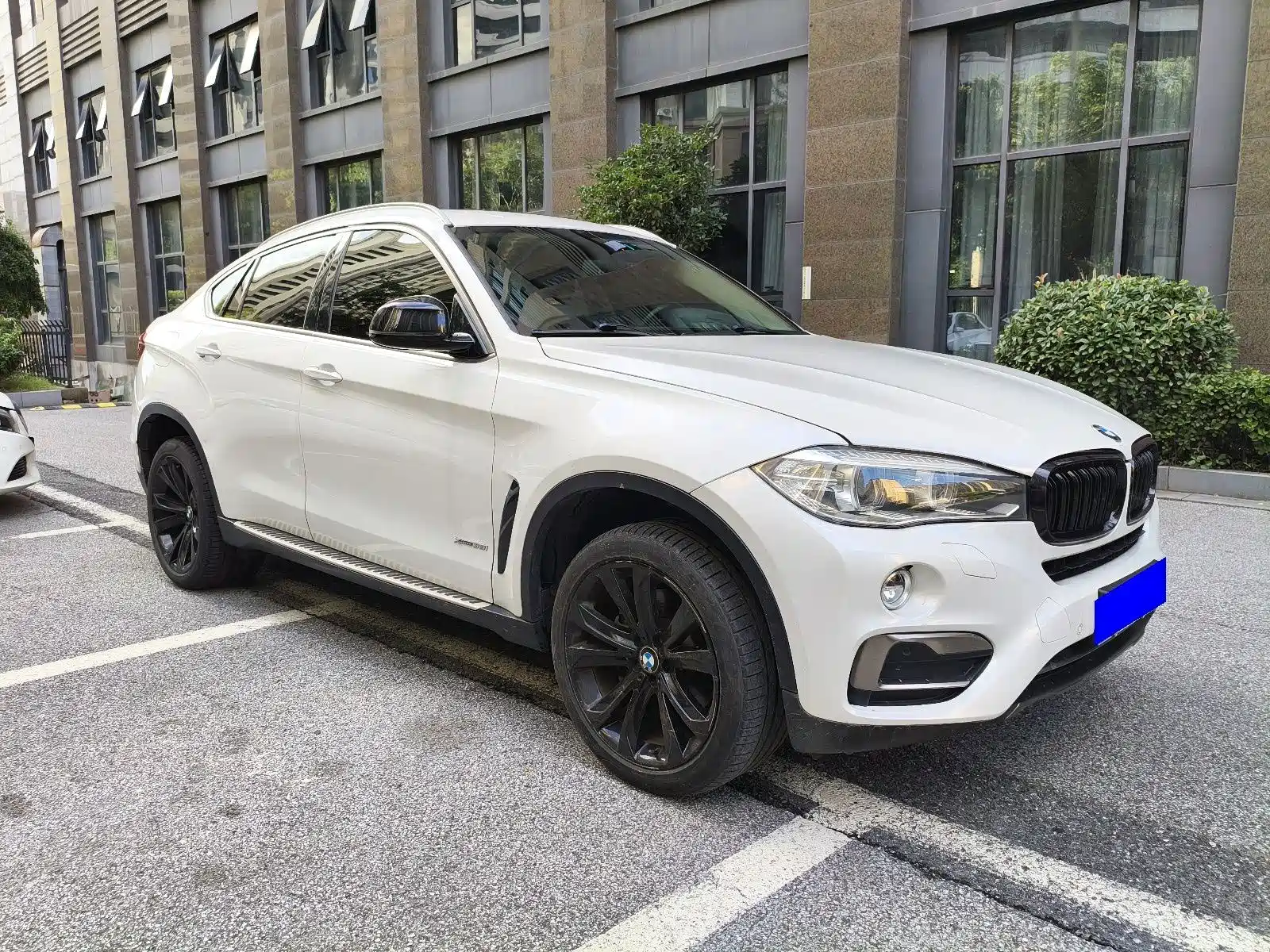 Photo 3 - BMW X6