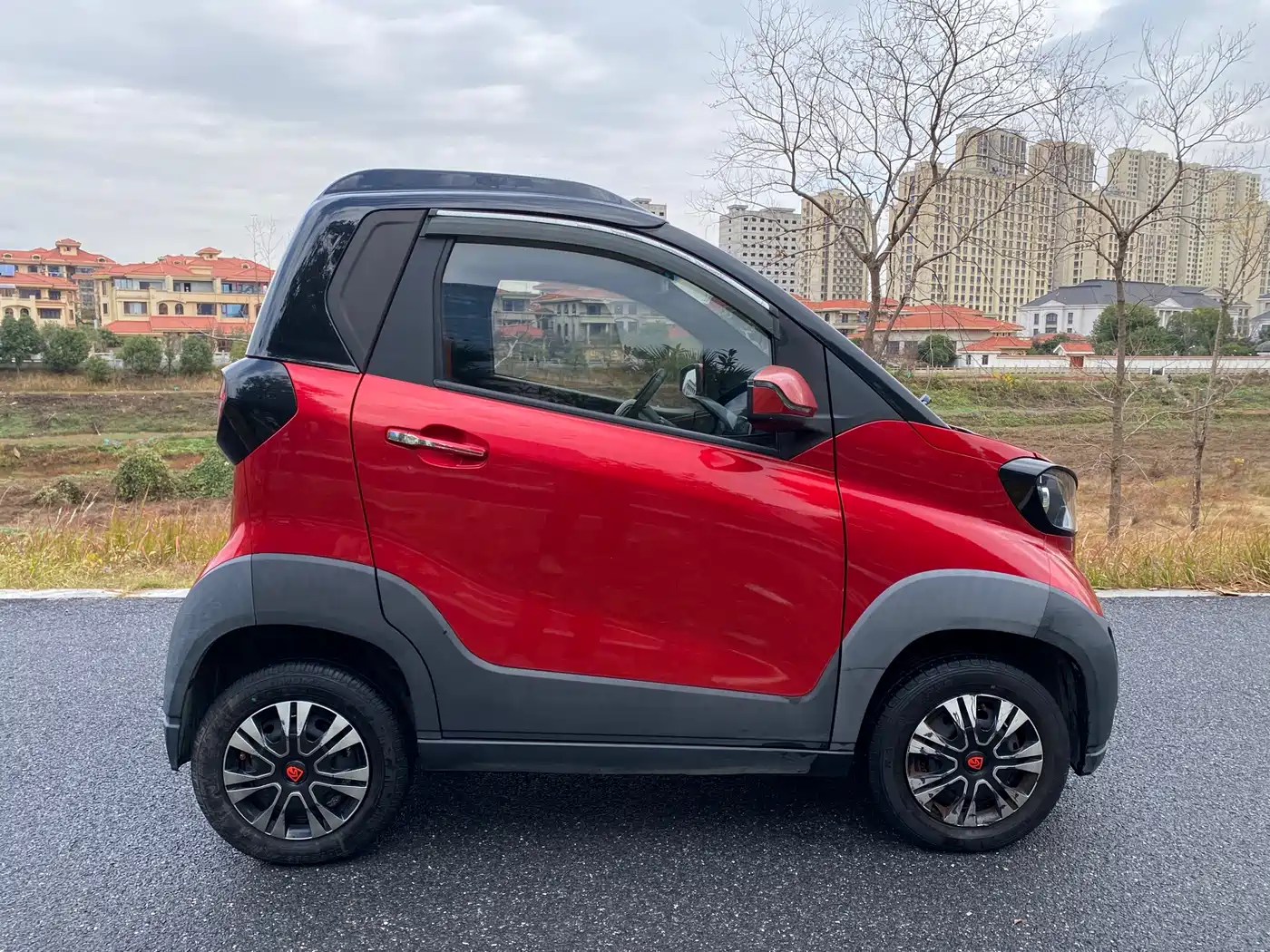 BAOJUN E100