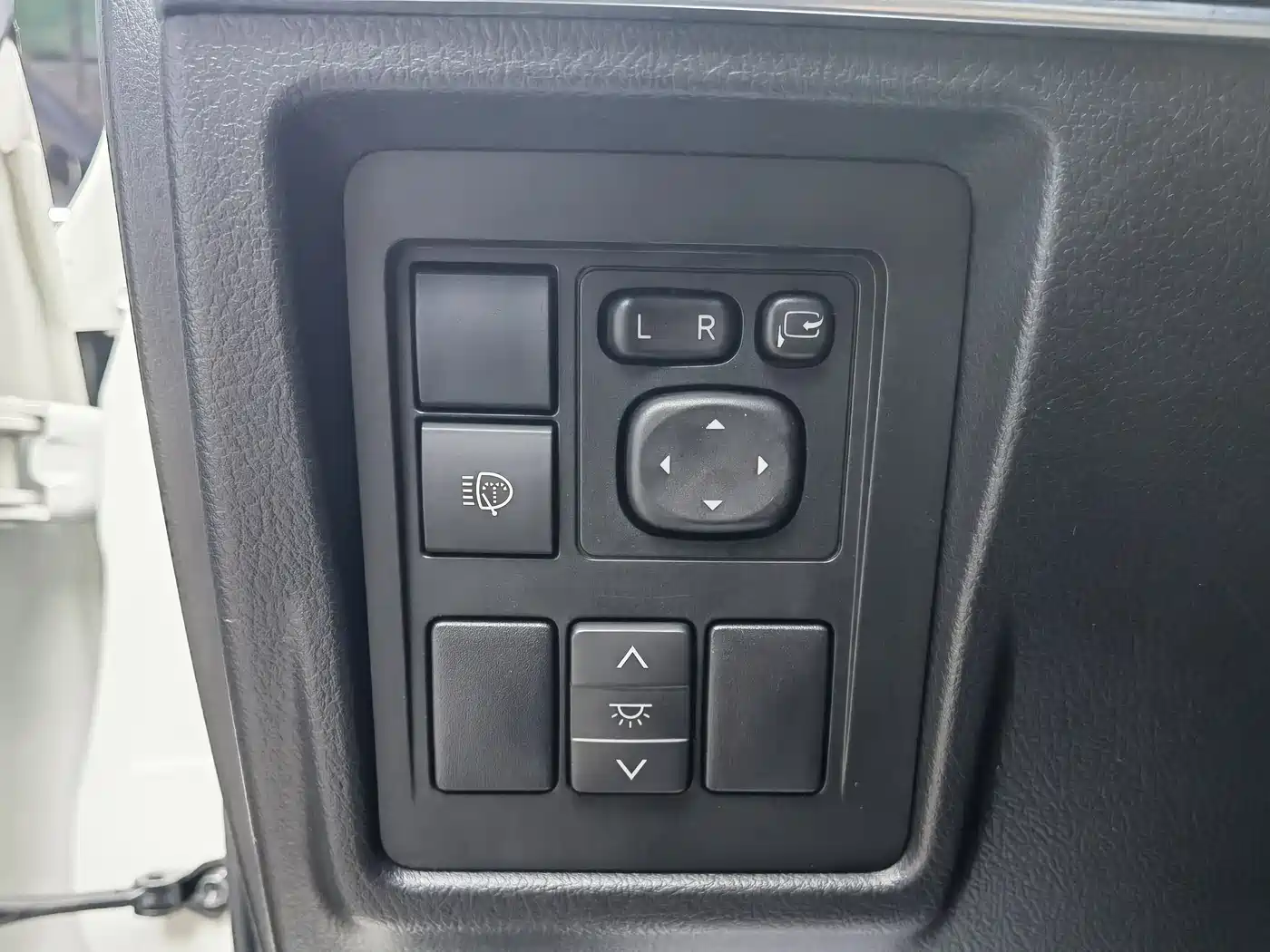 Toyota Prado 2018 3.5L Automatic TX-L NAVI Rear-mounted Spare Tire фото 17