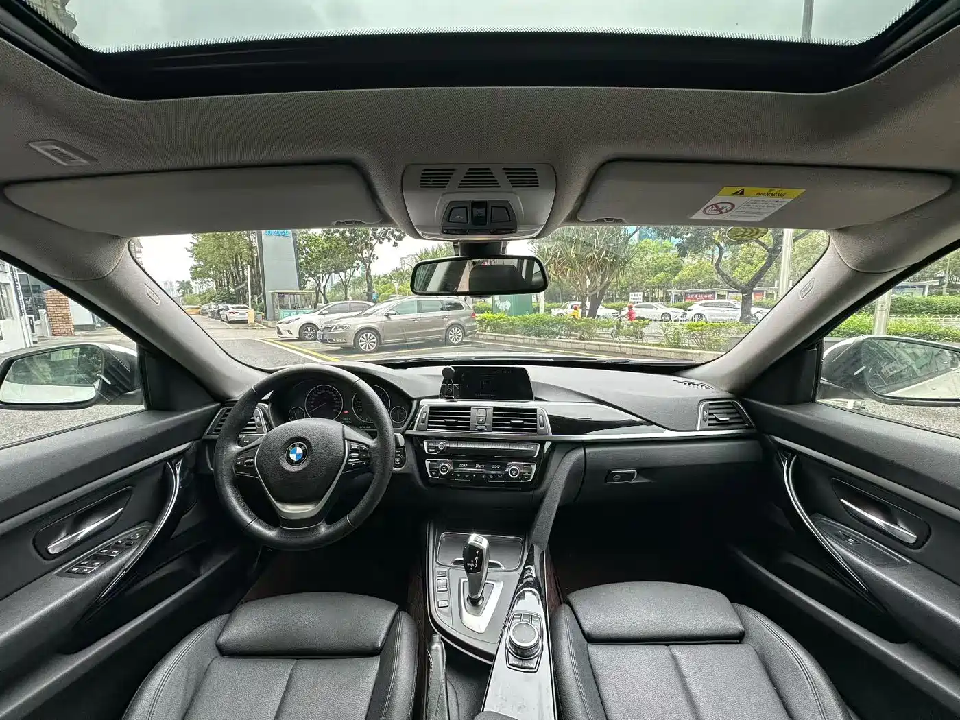 BMW 3 Series GT 2018 320i Fashion фото 8