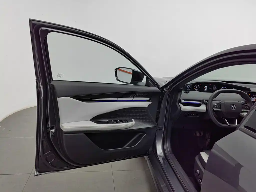 Changan UNI-V iDD 2024 2024 Blue Whale Smart iDD 136km Smart Premium