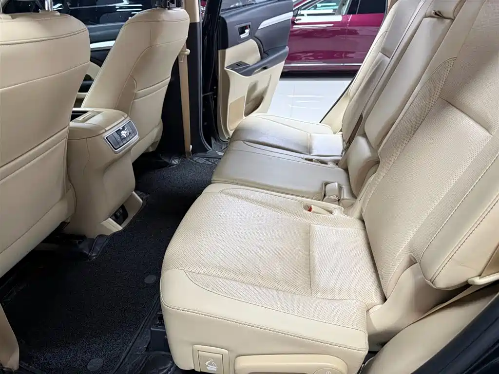 Toyota Highlander 2018 2.0T 4WD Luxury 7-seater China VI фото 22