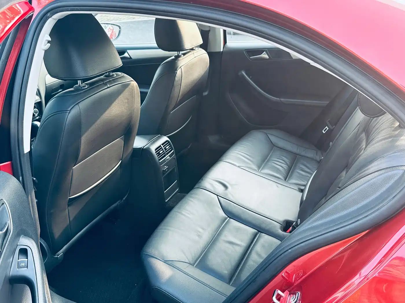 Volkswagen Sagitar 2012 2012 1.6L Automatic Comfort Type
