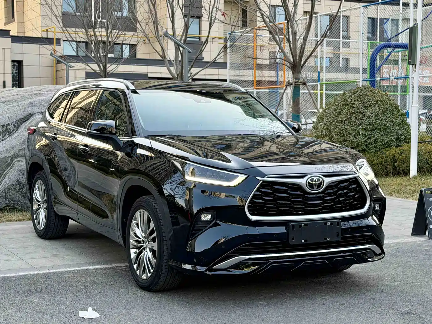TOYOTA HIGHLANDER