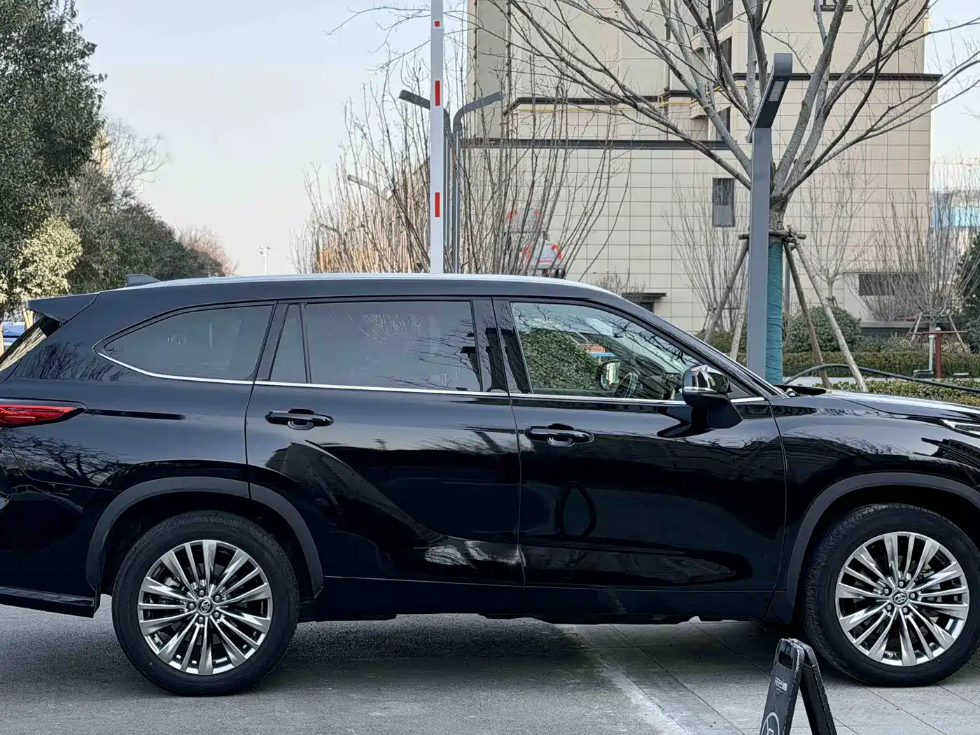 Toyota Highlander 2022 380T 4WD Premium 7-Seater фото 22