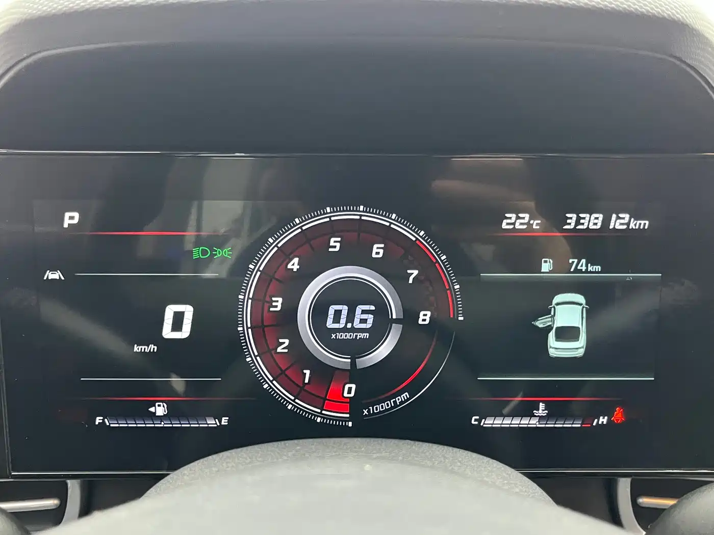 Hyundai Elantra 2022 1.5L CVT LUX Premium Edition фото 12