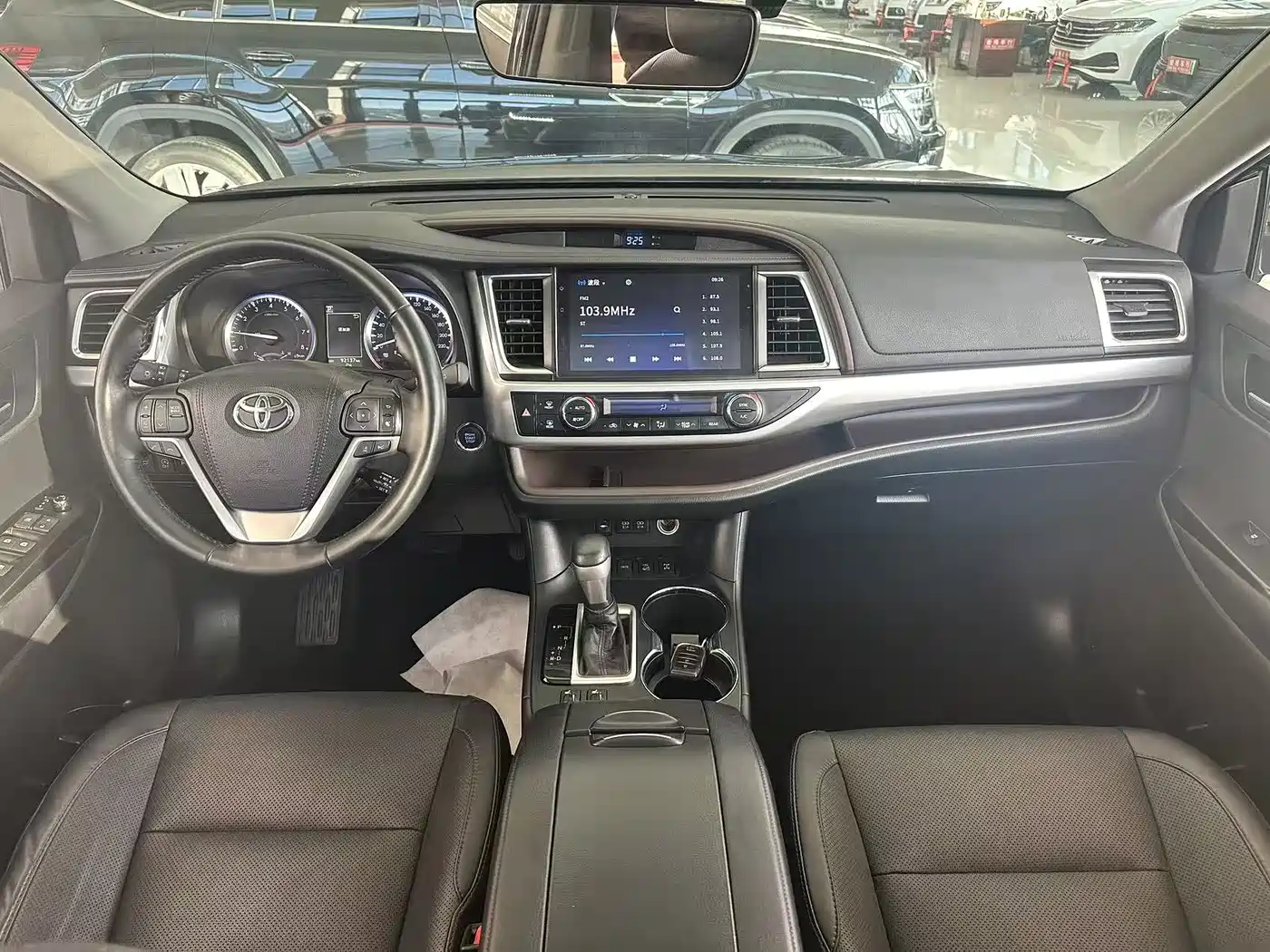 Toyota Highlander 2018 2.0T 4WD Premium 7-seater (China V) фото 11