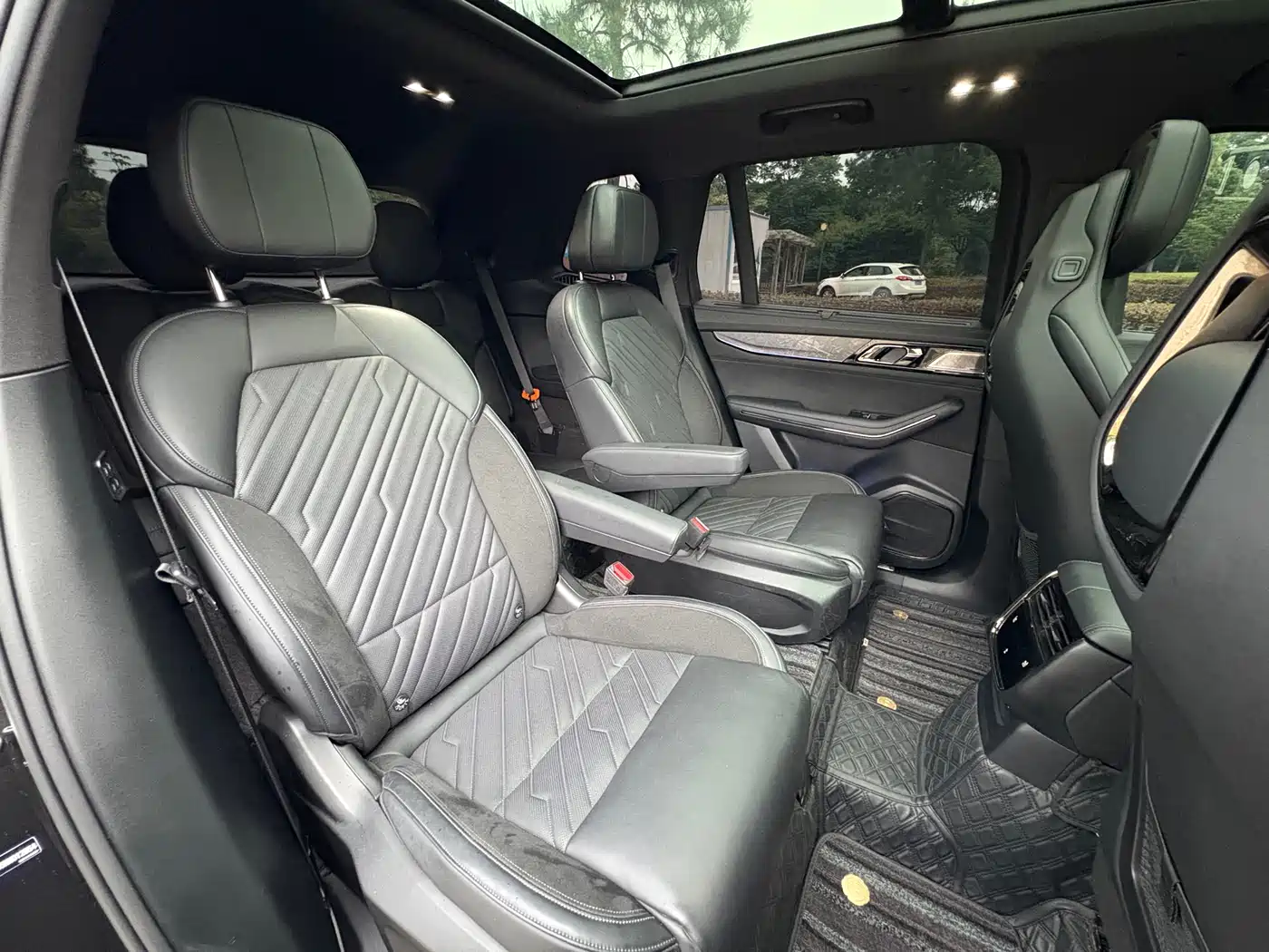 Lynk & Co 09 EM-P 2021 2.0T PHEV Ultra 6-seater фото 23
