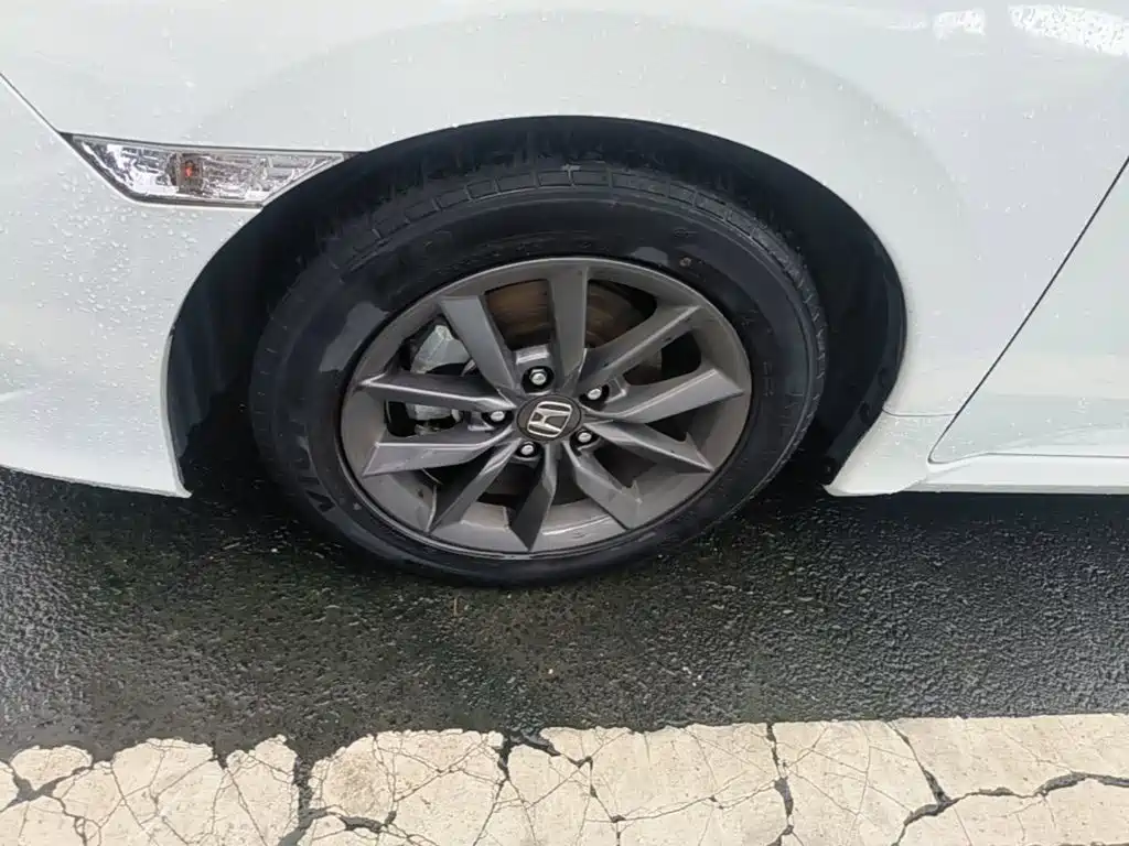 Фото 23 - Honda Civic