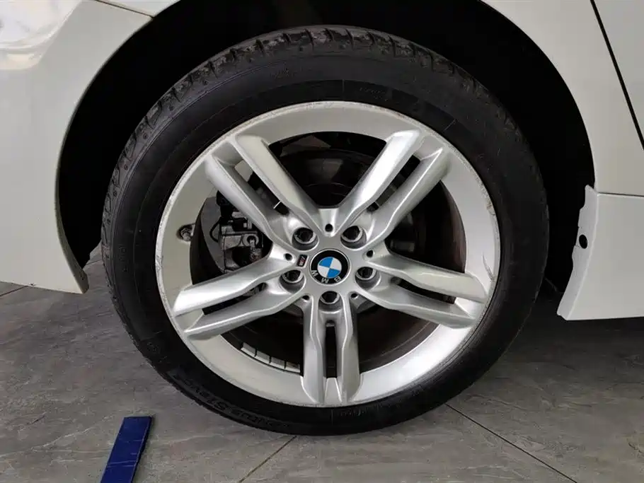 BMW 1 Series 2021 120i M Sport Shadow Edition фото 6