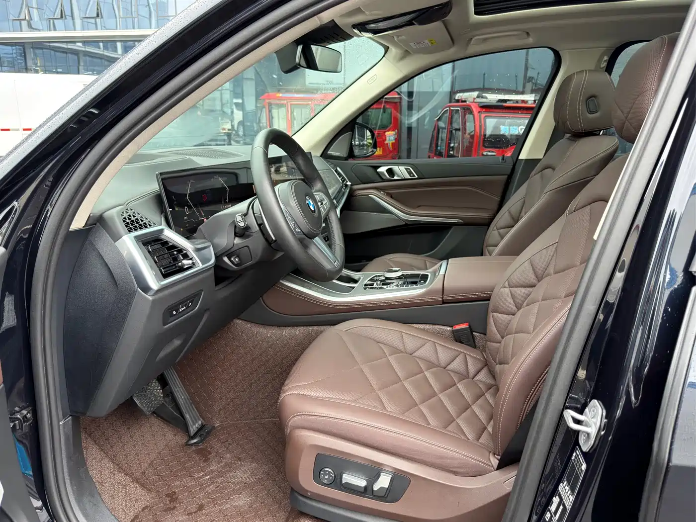 BMW X5 2023 xDrive 30Li Premium M Sport Black Night Package фото 4