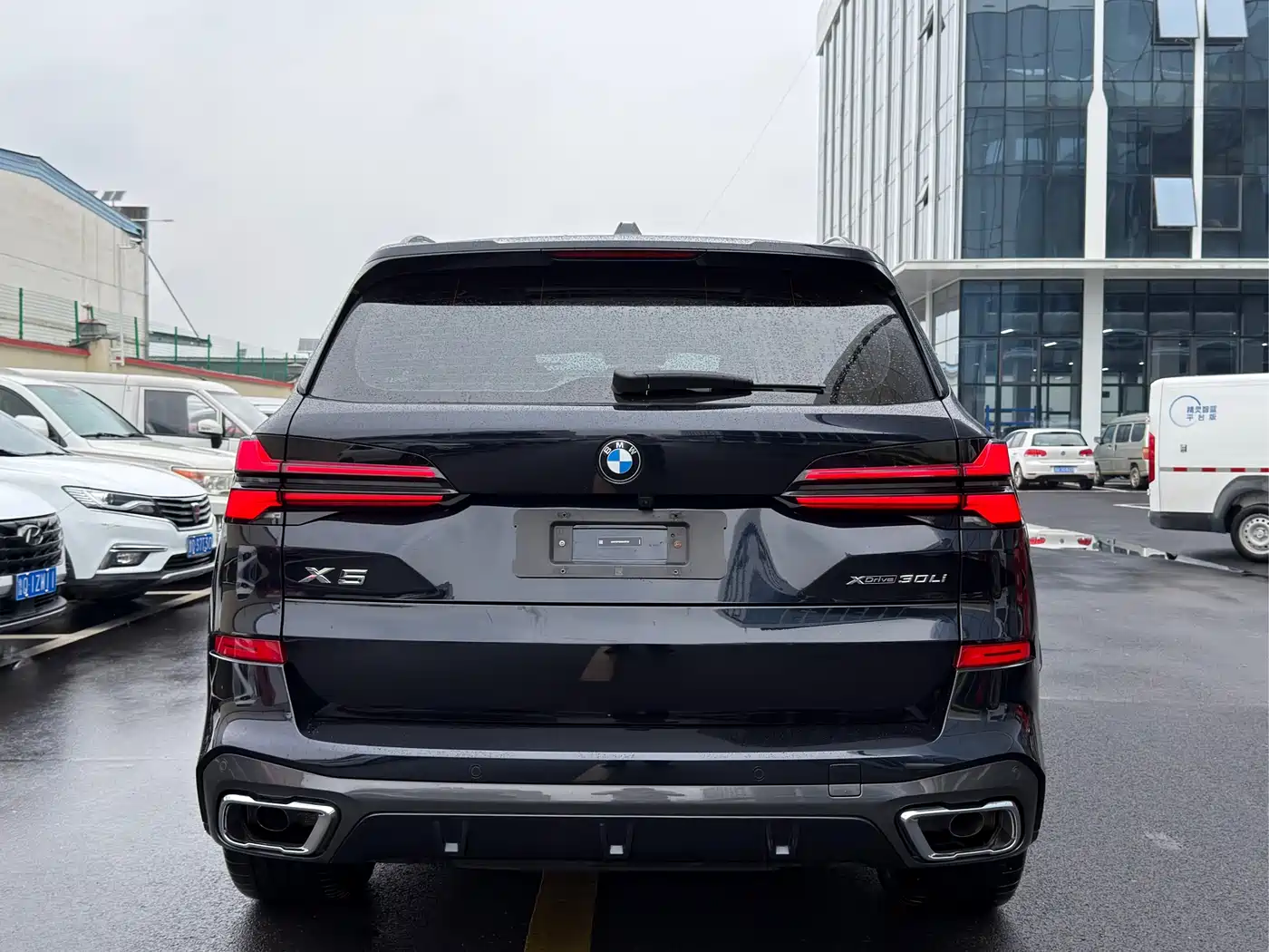 BMW X5 2023 xDrive 30Li Premium M Sport Black Night Package фото 16