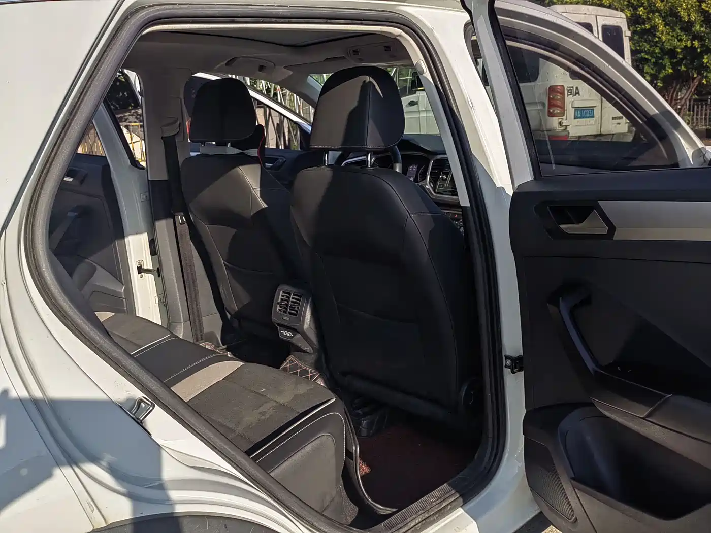 Volkswagen T-ROC 2020 230TSI DSG 2WD Progressive фото 9