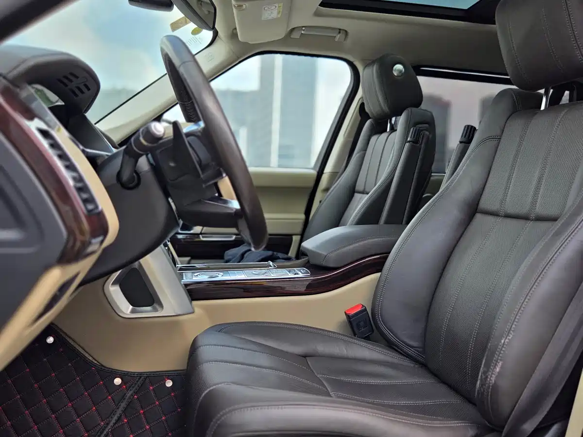 Land Rover Range Rover 2015 3.0 SC V6 Vogue SE Genesis Extended Edition фото 19
