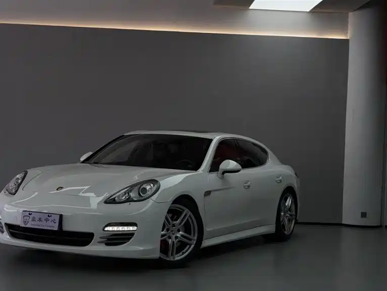 Porsche Panamera 2010 Model Panamera 4S 4.8L