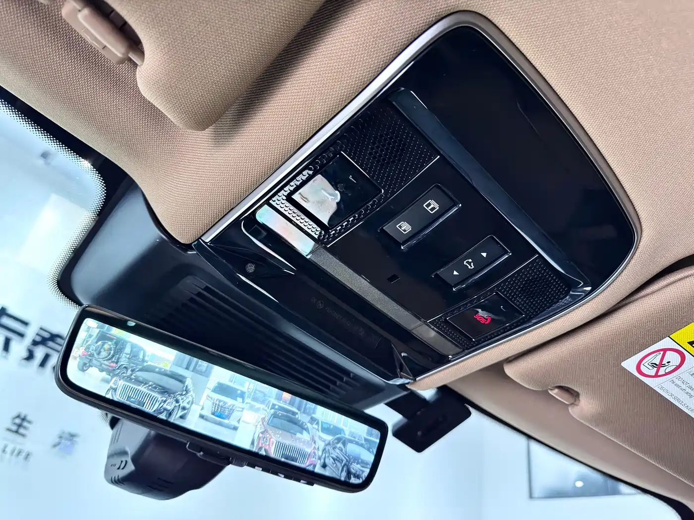 Land Rover Range Rover 2023 3.0 L6 400PS Genesis Extended Version фото 25
