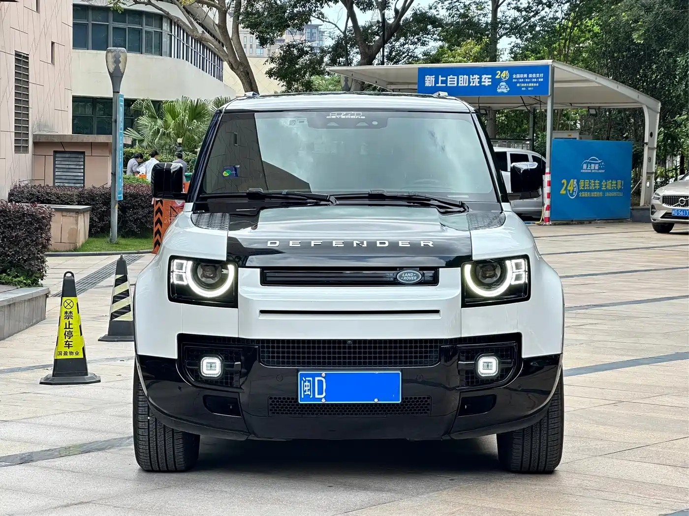 Land Rover Defender 2022 110 P400 X-DYNAMIC HSE фото 2