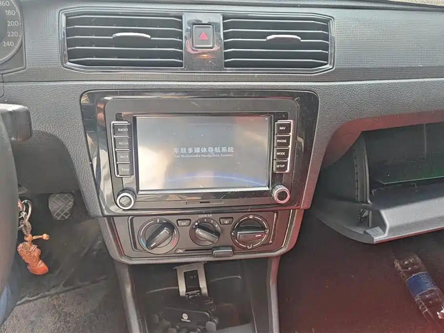 Volkswagen Santana 2016 1.6L Manual Trend Edition фото 13