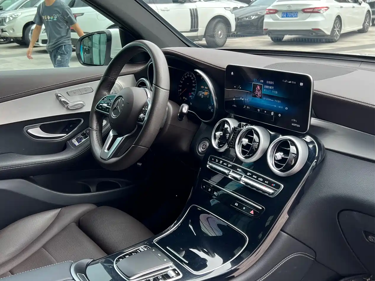 Mercedes-Benz GLC 2021 GLC 260 L 4MATIC Sporty фото 13