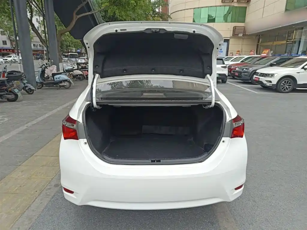 Toyota Corolla 2017 Facelift 1.2T S-CVT GL-i фото 19