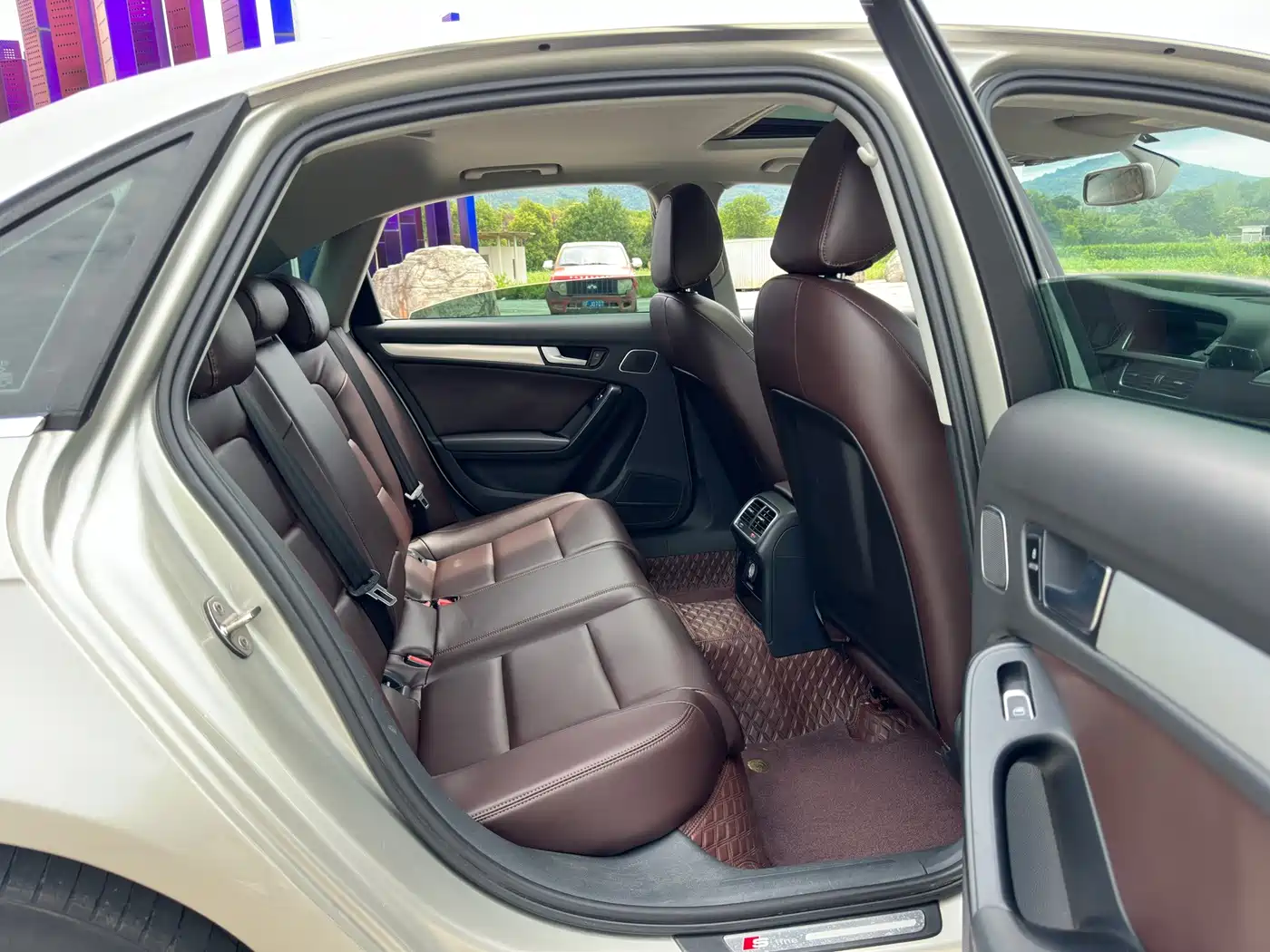 Фото 11 - Audi A4L
