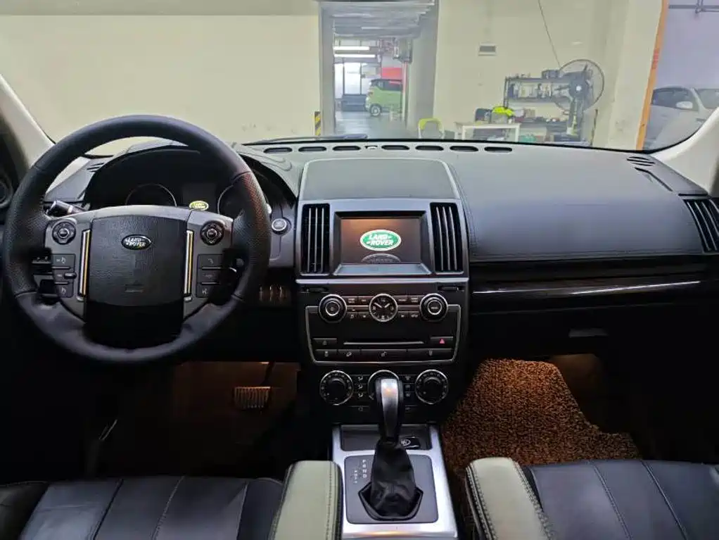 Land Rover Freelander 2 2014 2014 2.0T Si4 SE Gasoline Edition