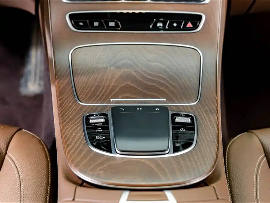 Mercedes-Benz E-Class New Energy 2022 E 350 e L Plug-in Hybrid Sedan фото 15