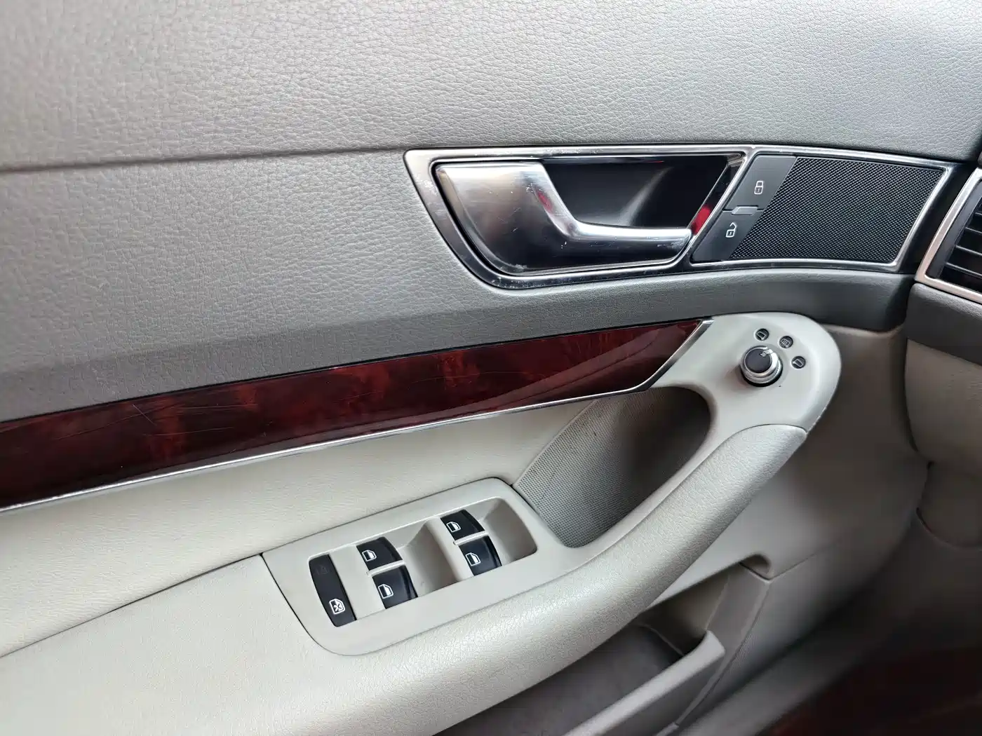 Фото 16 - Audi A6L
