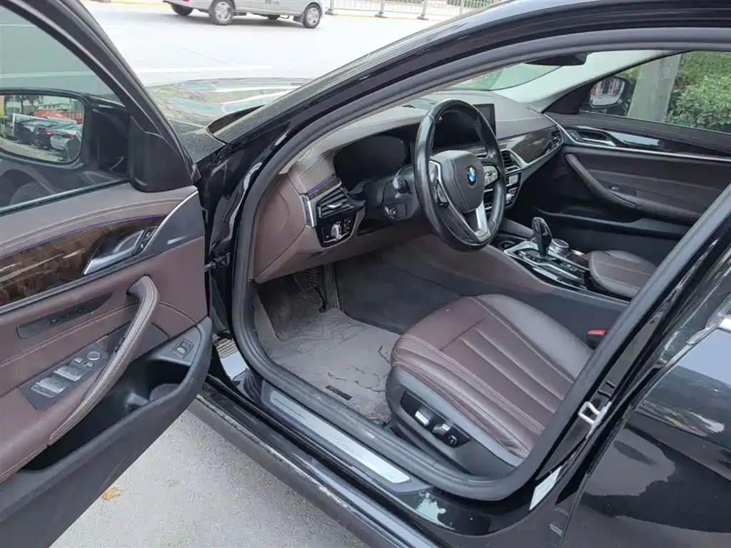 BMW 5 Series 2020 525Li Luxury Package фото 16