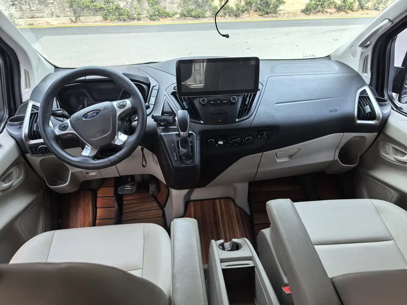 Ford Tourneo 2018 2017 2.0T Automatic Smart Elite Edition