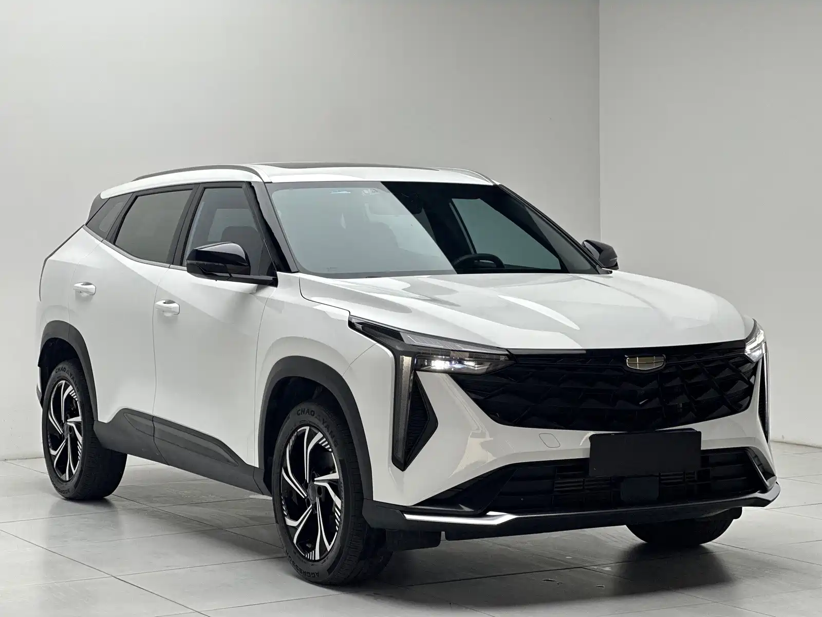 Фото 3 - Geely Atlas