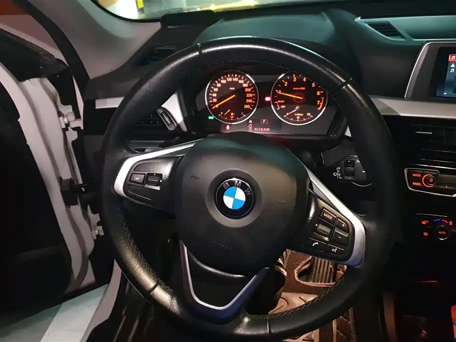 BMW X1 2018 sDrive20Li Leading Model фото 15