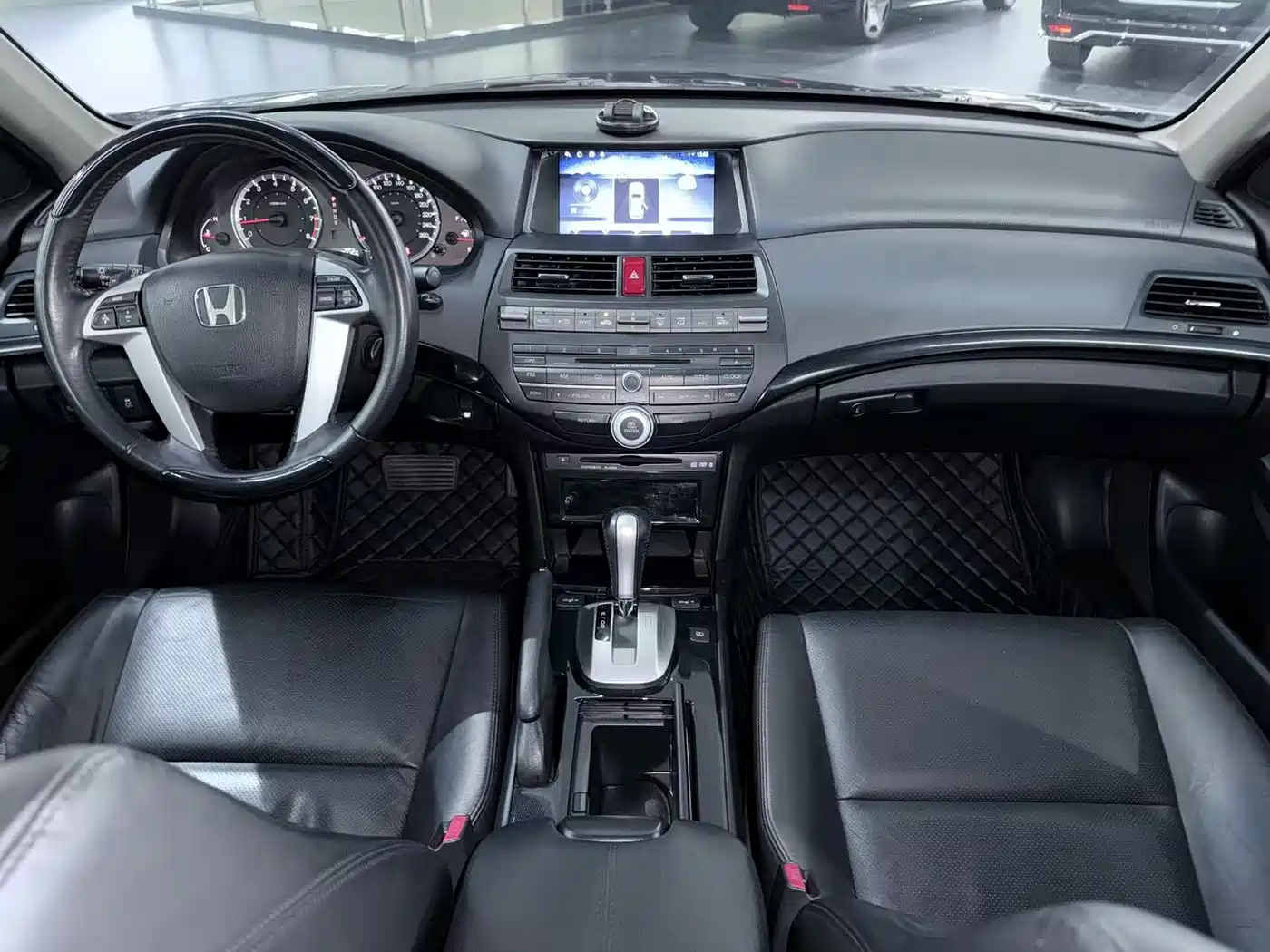 Фото 16 - Honda Accord