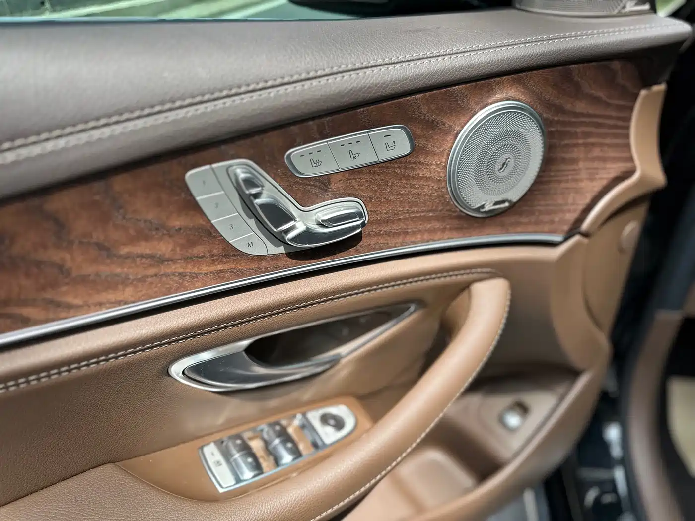 Mercedes-Benz E-Class 2023 E 300 L Fashion фото 24