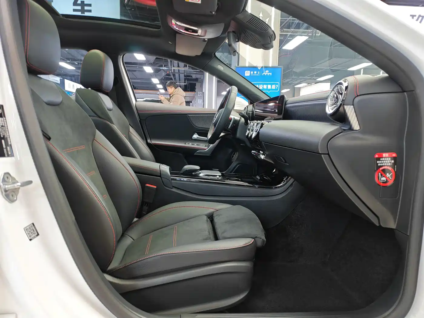 Mercedes-Benz A-Class 2024 A 200 L Fashion Edition фото 9