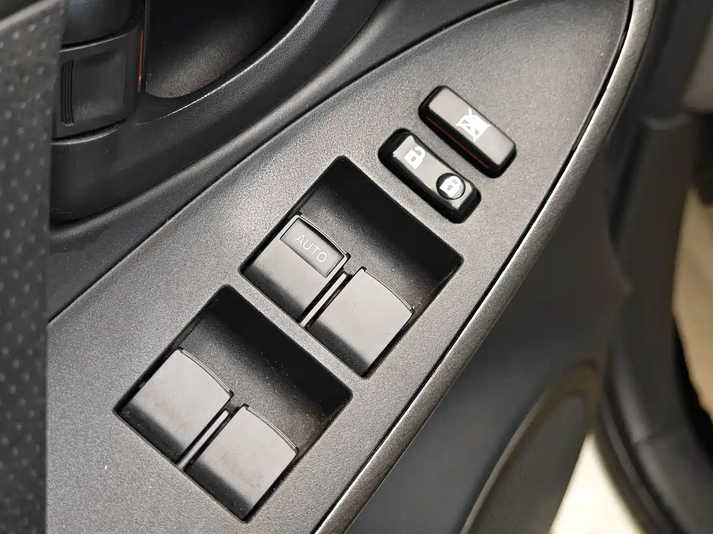 Toyota RAV4 Rongfang 2009 2.0L Automatic Luxury Edition фото 9