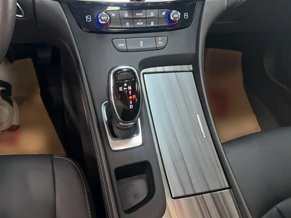 Buick LaCrosse 2022 652T Luxury фото 8