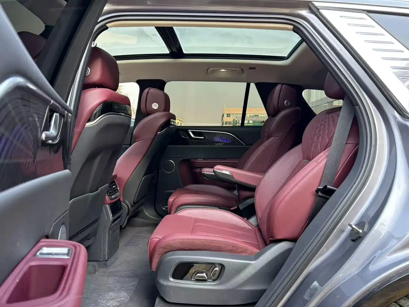 Hongqi E-HS9 2023 2022 690km Qi Xiang Edition (6-seater)