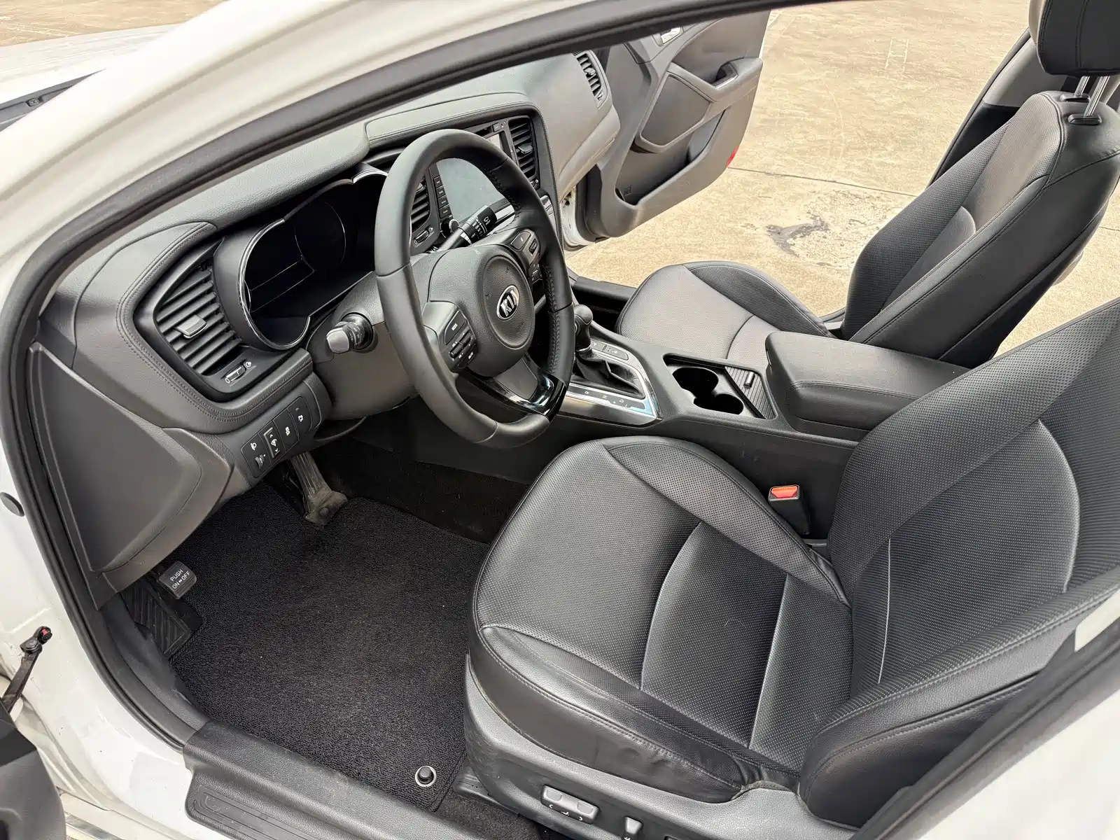 Фото 8 - Kia K5