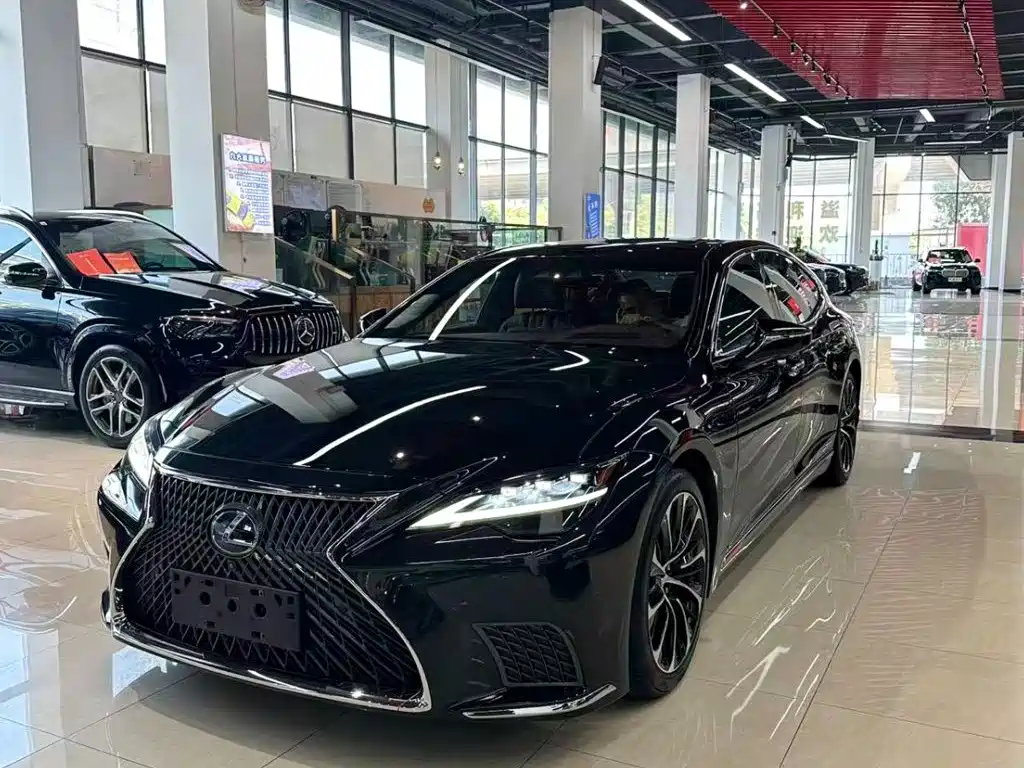 Фото 1 - Lexus LS