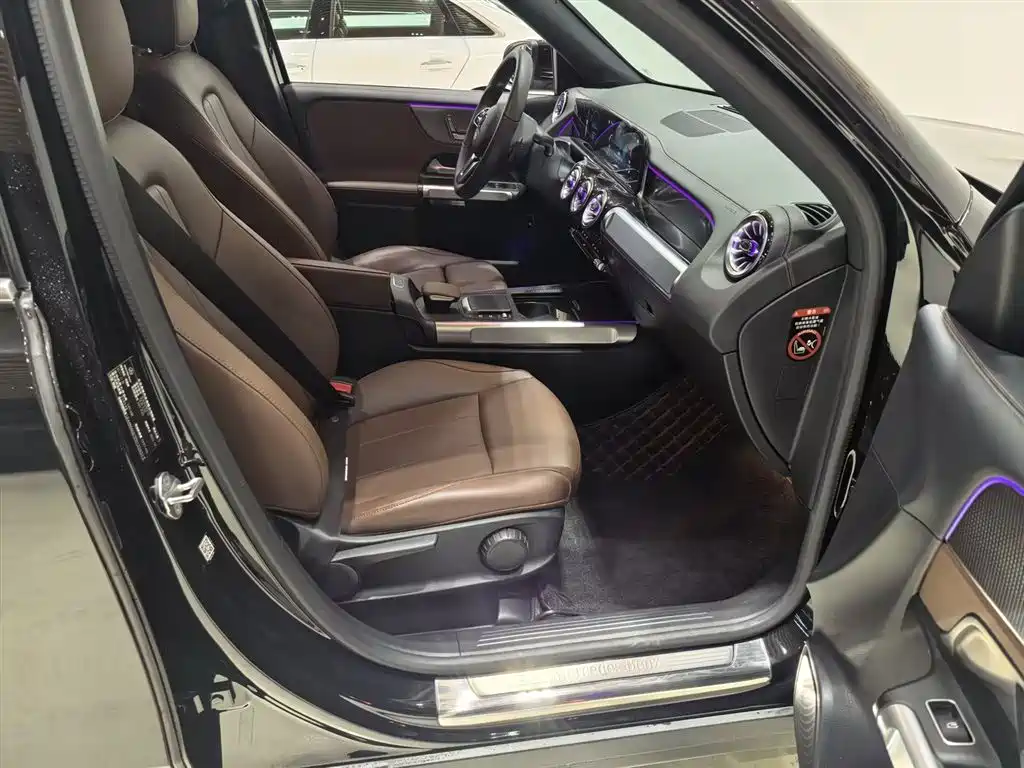 MERCEDES-BENZ GLB