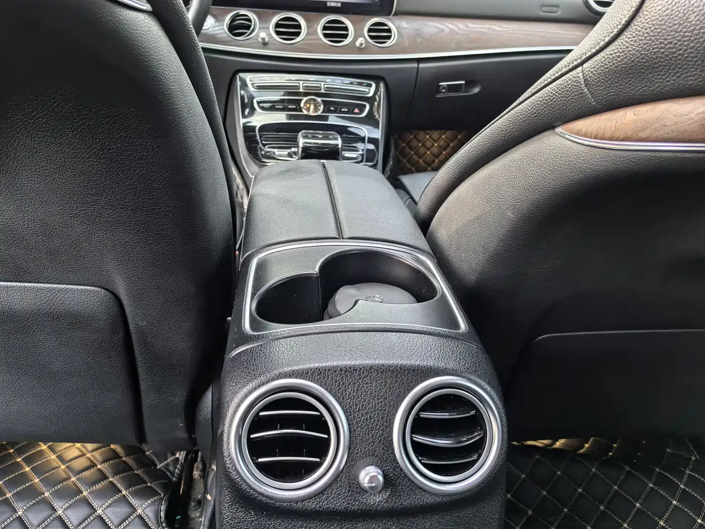 Mercedes-Benz E-Class 2016 E 200 L фото 10