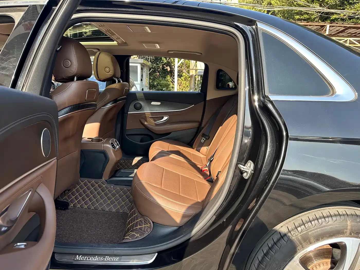 Mercedes-Benz E-Class 2016 E 200 L Sport Type фото 7