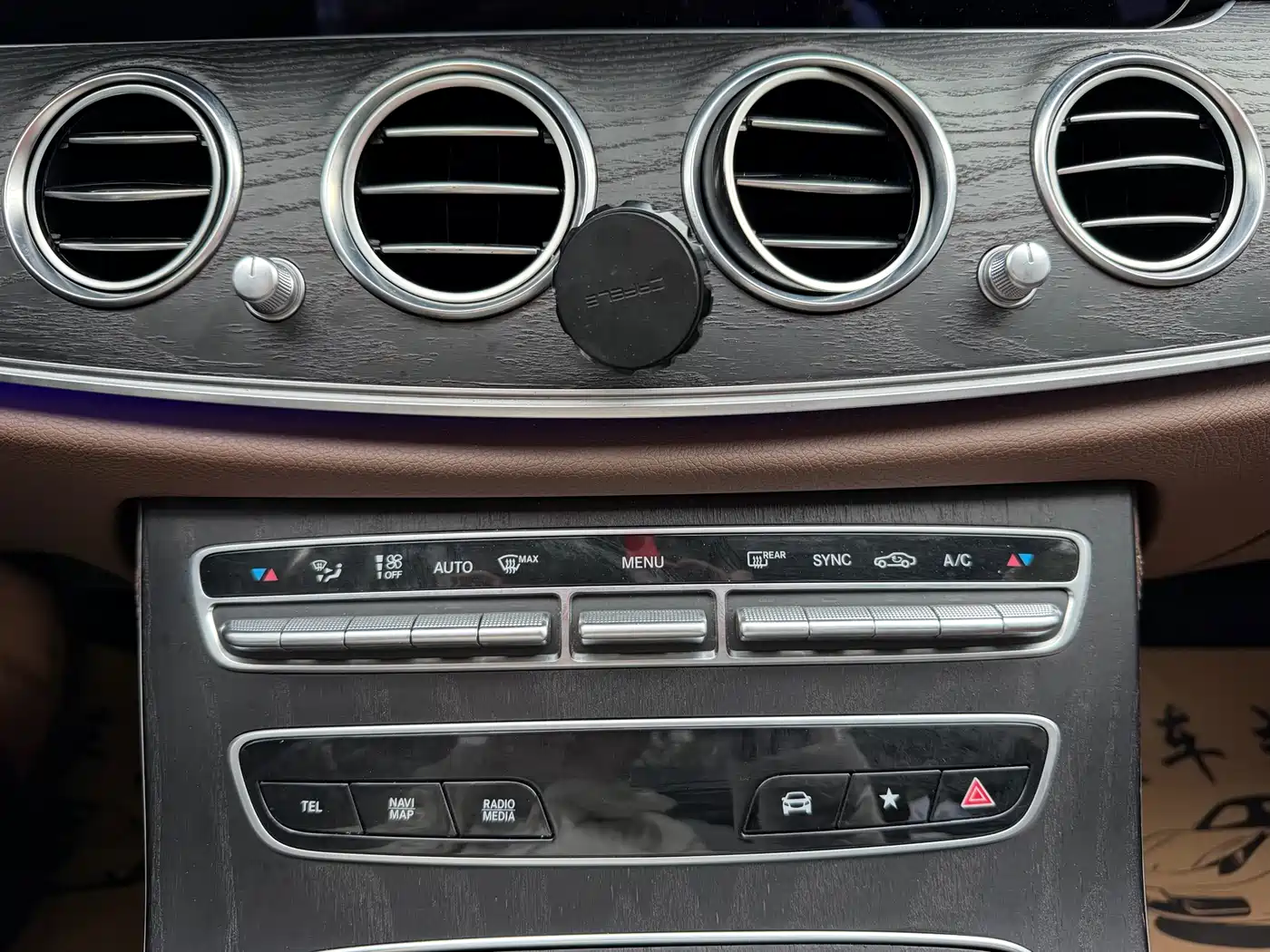 Mercedes-Benz E-Class 2022 Model Facelift II E 260 L Sport фото 21